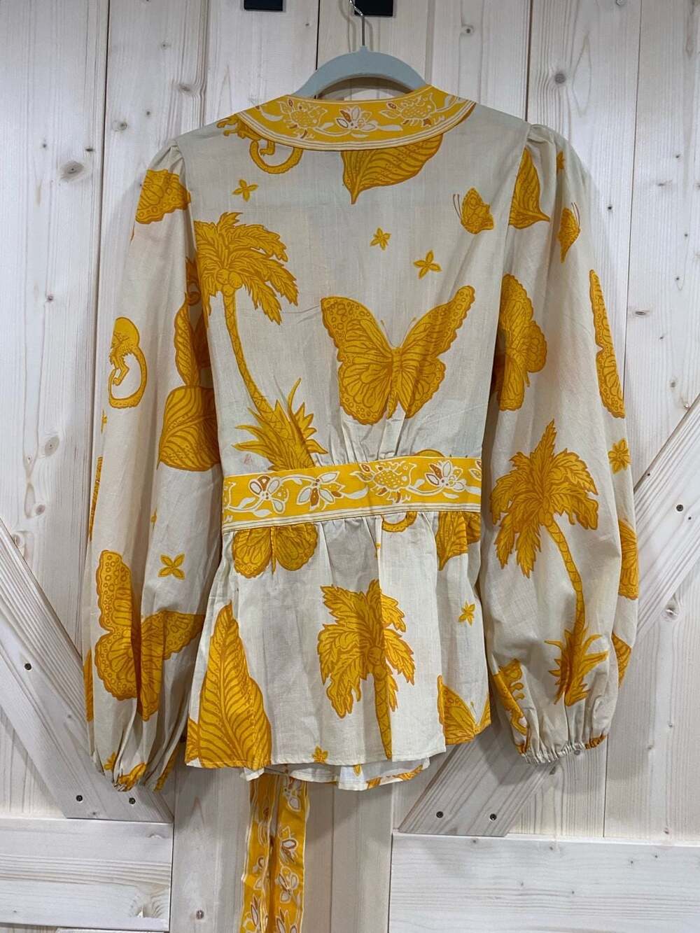 Banana Republic Linen Balloon Sleeve Wrap Top in Yellow Butterfly Print medium - Picture 6 of 10